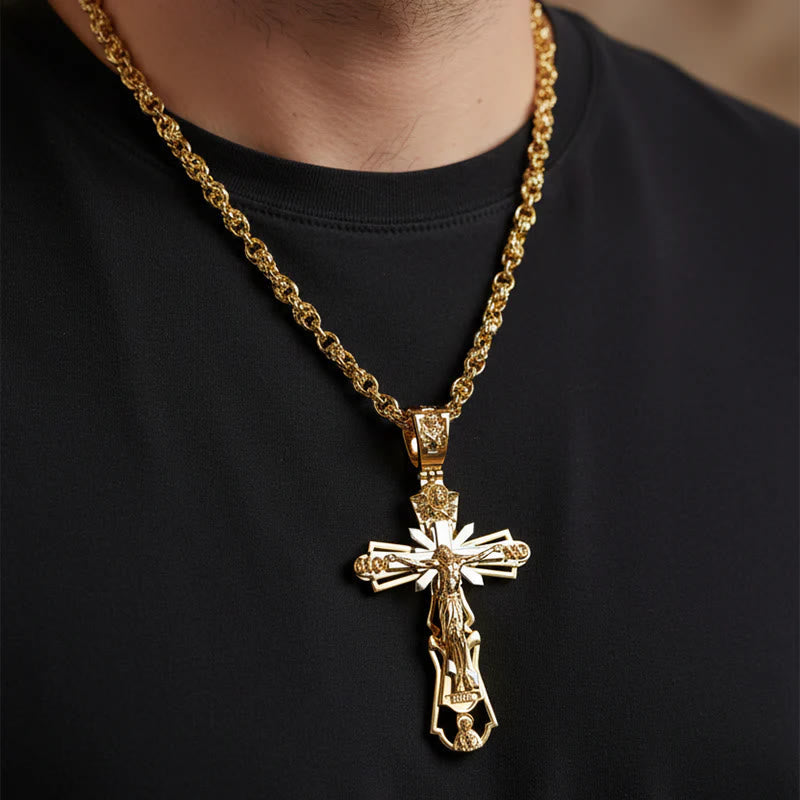 Collier Croix Chrétienne : Histoire Sacrée et Ornement Intemporel
