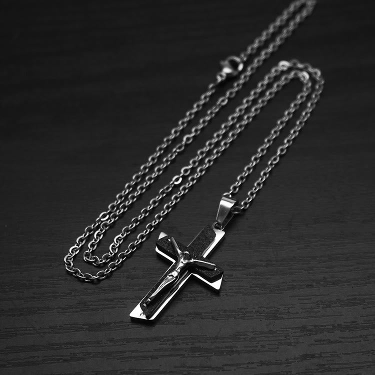 Collier Ornement Crucifix : Symbole Spirituel & Élégance Artisanale