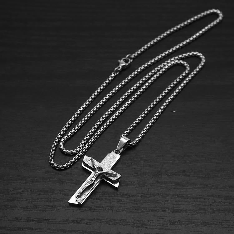 Collier Ornement Crucifix : Symbole Spirituel & Élégance Artisanale