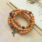 Bracelet chapelet perles fleur de pêcher : Dévotion et grâce terrestre