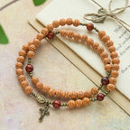 Bracelet chapelet perles fleur de pêcher : Dévotion et grâce terrestre
