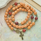 Bracelet chapelet perles fleur de pêcher : Dévotion et grâce terrestre