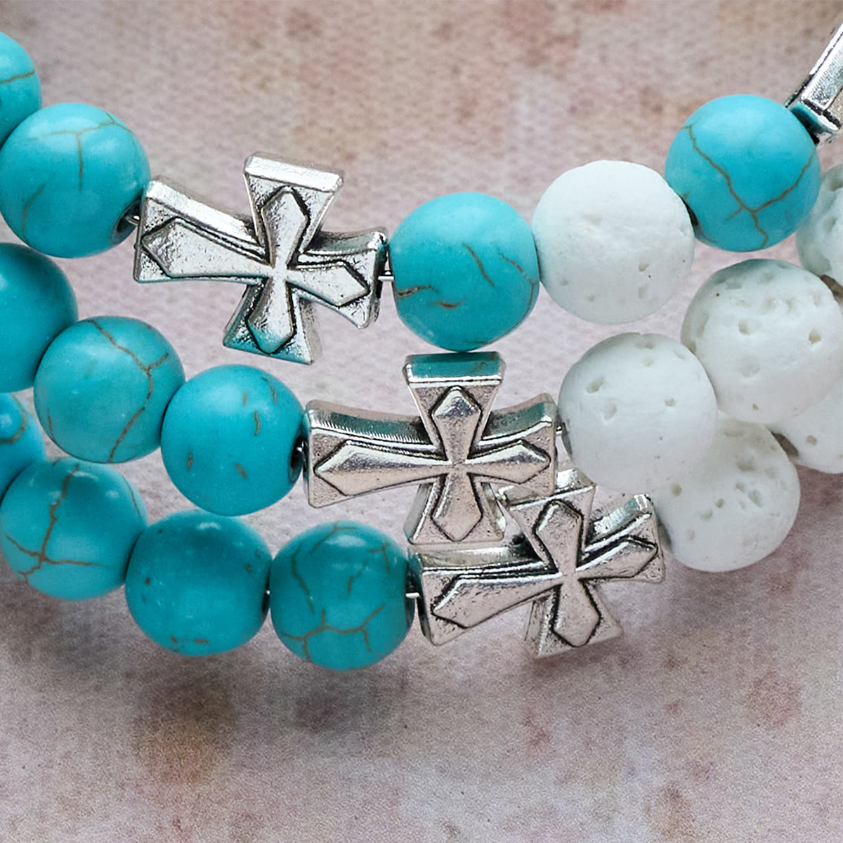 Bracelet chapelet gypse et turquoise : Dévotion et calme céleste