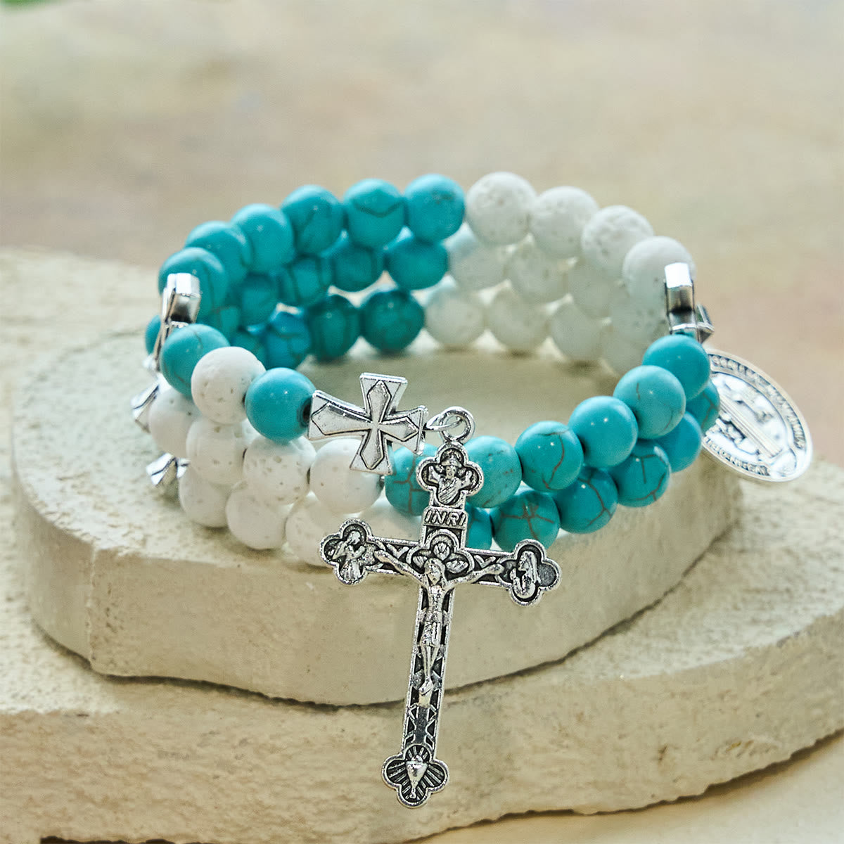 Bracelet chapelet gypse et turquoise : Dévotion et calme céleste