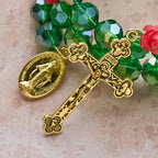 Bracelet Chapelet Rose & Cristal Vert : Dévotion & Grâce Florale