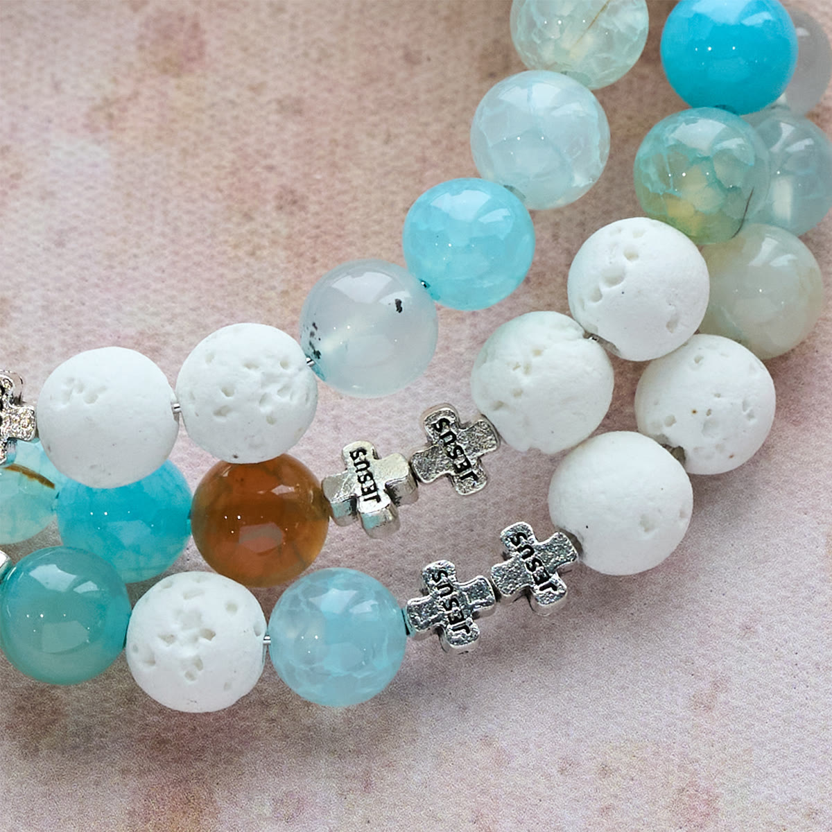 Chapelet bracelet en gypse et agate veine bleue : dévotion et sérénité céleste