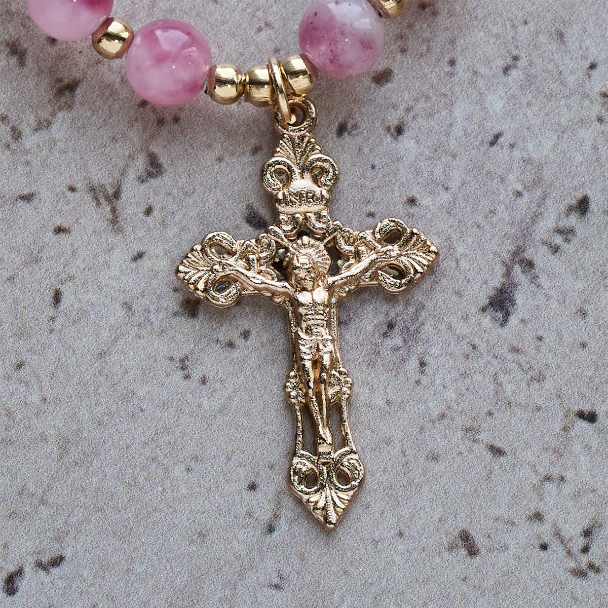 Pulsera de Rosario de Cuentas de Ágata Roja Rosa: Devoción y Elegancia Celestial