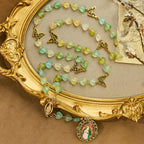Chapelet et bracelet Cœur vert et papillon : Dévotion et spiritualité artistique
