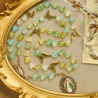 Chapelet et bracelet Cœur vert et papillon : Dévotion et spiritualité artistique