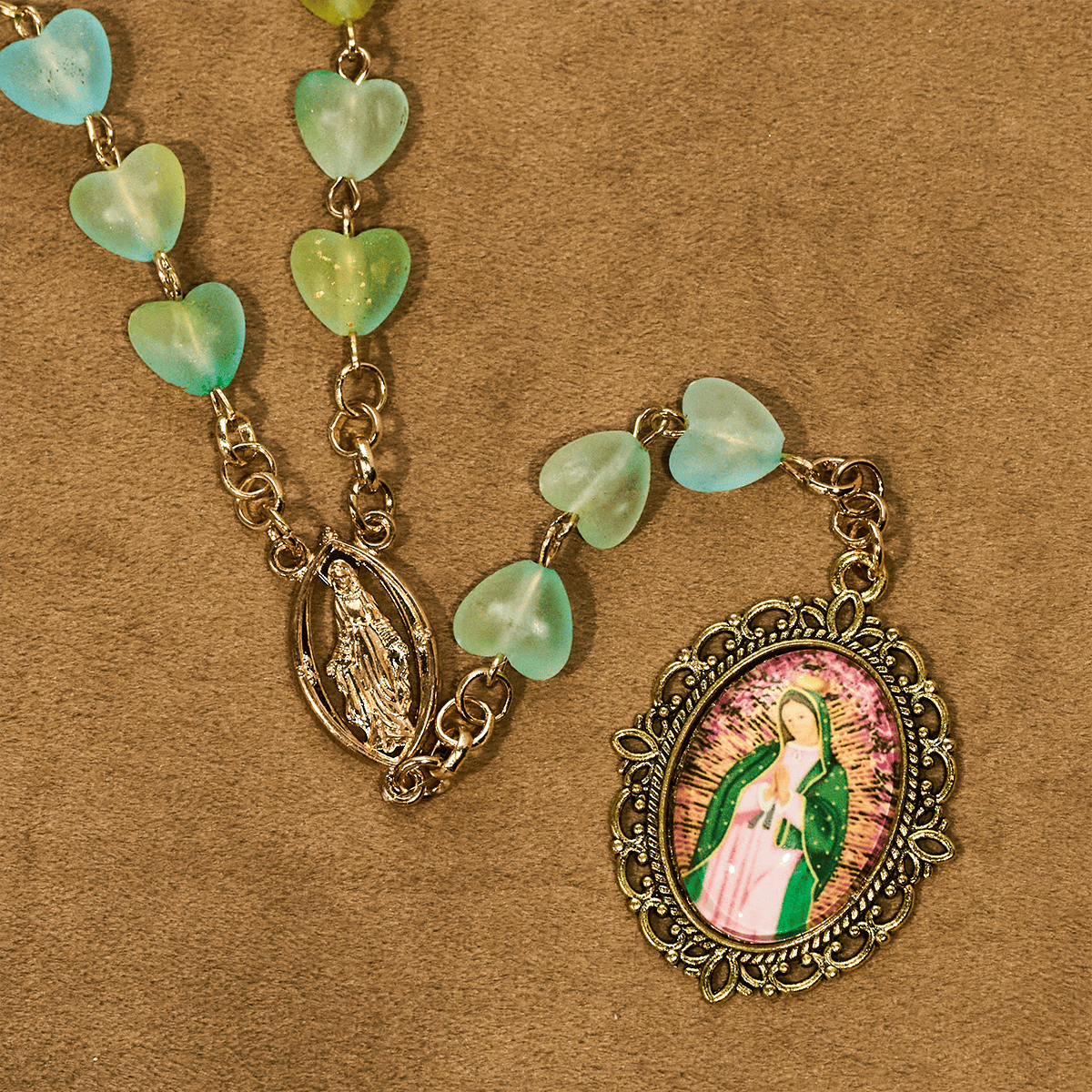 Chapelet et bracelet Cœur vert et papillon : Dévotion et spiritualité artistique