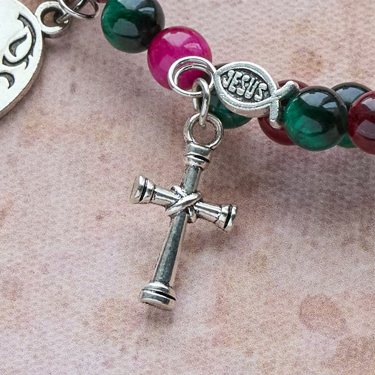 Bracelet chapelet en fil mémoire œil de tigre bicolore avec Saint Michel