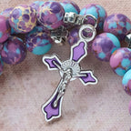 Bracelet Chapelet en Fil de Mémoire Jaspe Impérial Violet avec Crucifix Émaillé