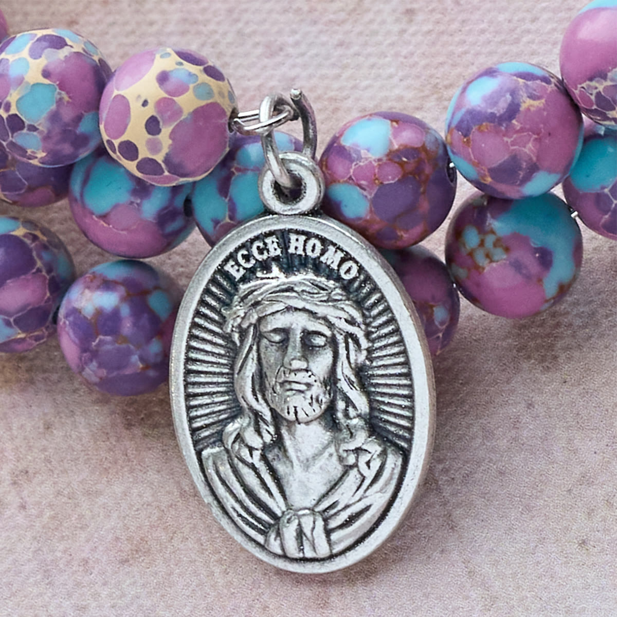 Bracelet Chapelet en Fil de Mémoire Jaspe Impérial Violet avec Crucifix Émaillé