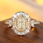 Bague élégante emblème Vierge Marie : un détail sacré pour la dévotion quotidienne