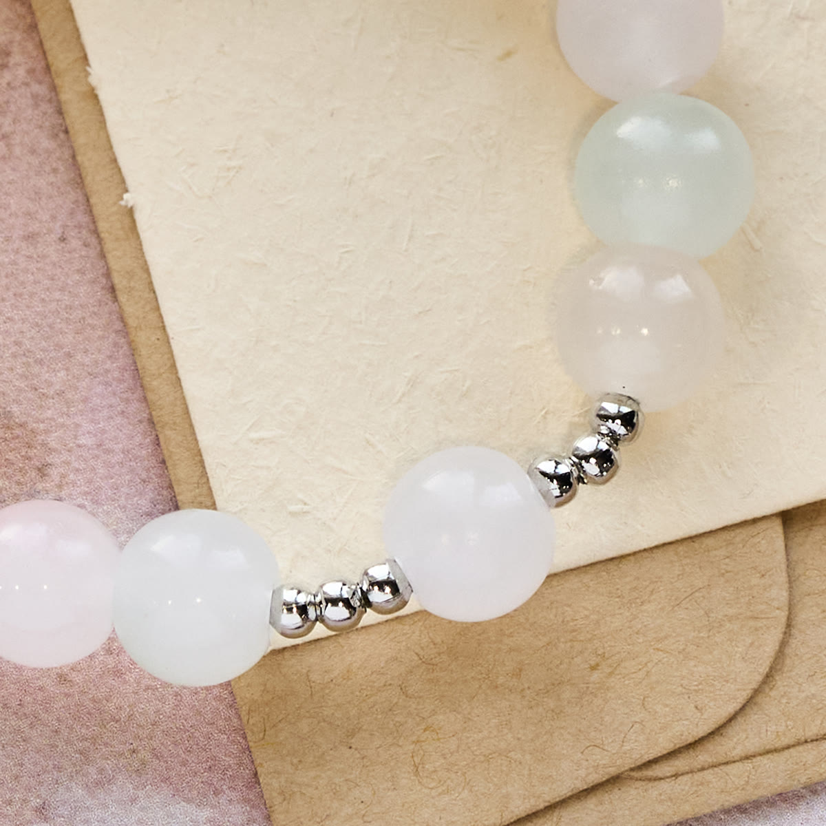 Bracelet de prière Notre-Dame en perles UV changeant de couleur Pastel Glow