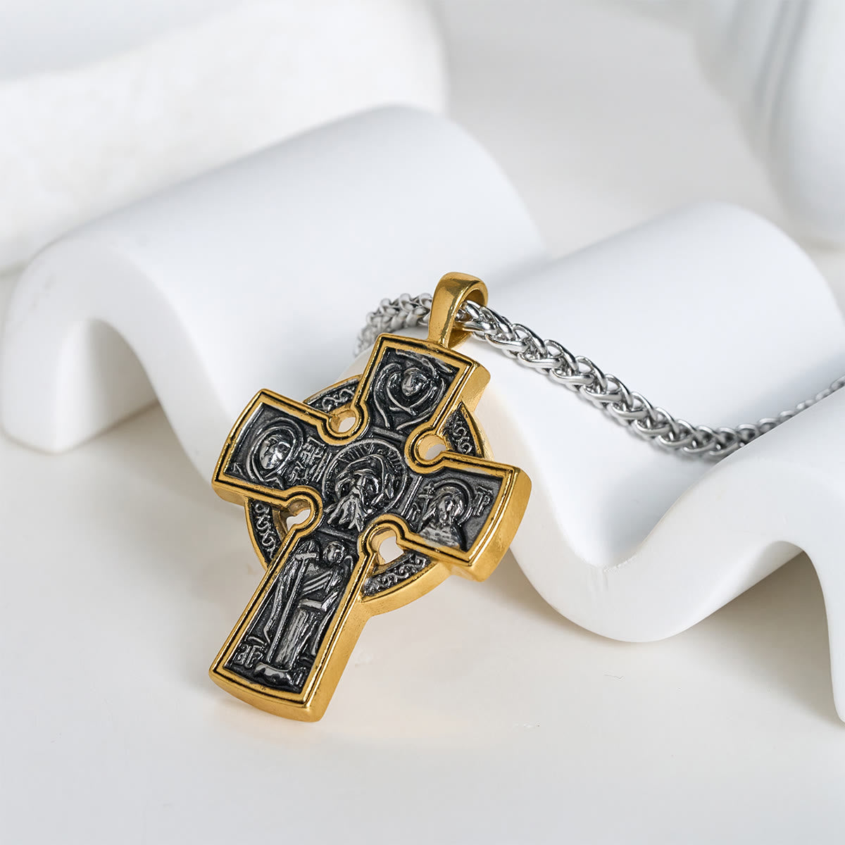 Collier croix orné bicolore : Icône de saint et ange - Artisanat détaillé