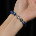 Pulsera de cuentas de resina con cruz brillante: Tierna devoción para los momentos diarios