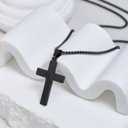 Collier Croix Minimaliste avec Détail « JESUS » : Expression Discrète de la Foi