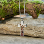 Cruz de Vidrio Impreso: Fe Artística Cerca del Corazón