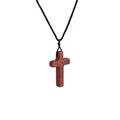 Collar con cruz de sándalo rojo hecho a mano — Devoción sencilla, uso diario