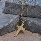 Collier croix de la série Emblème Saint-Benoît : Un rappel de foi et de grâce au quotidien