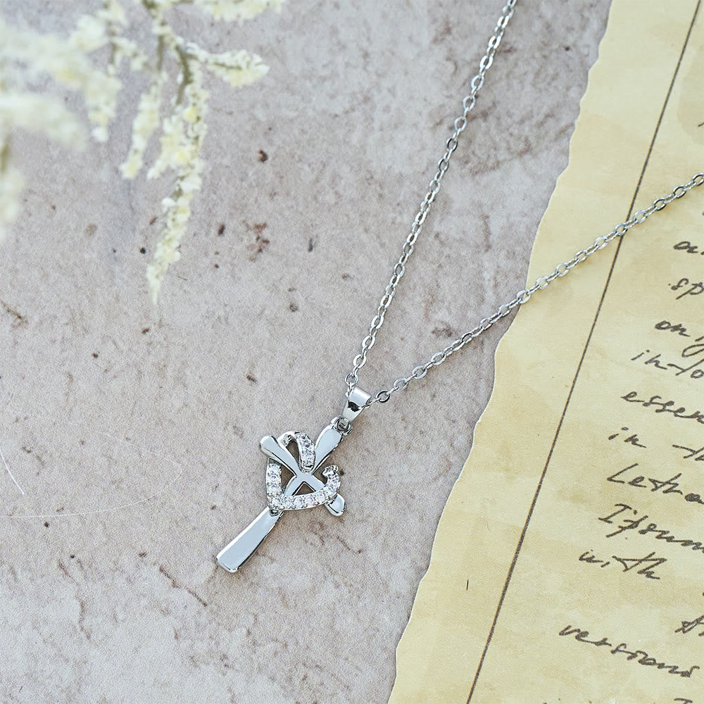 Collar Corazón y Cruz Bicolor con Circonitas: Fusión de Amor y Fe