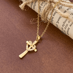 Collar Corazón y Cruz Bicolor con Circonitas: Fusión de Amor y Fe