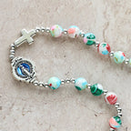 Bracelet chapelet 6 mm fluorescent UV pastel : Couleurs pastel et dévotion illuminée