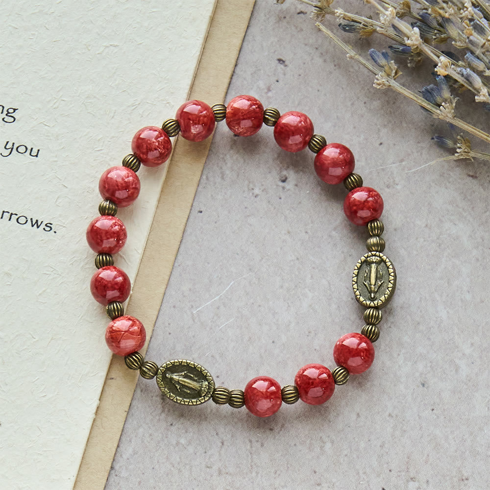 Pulsera de Vidrio Rojo y Verde Vintage con Medalla Milagrosa: Recordatorio de Fe y Gracia para Uso Diario