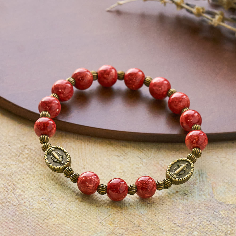 Pulsera de Vidrio Rojo y Verde Vintage con Medalla Milagrosa: Recordatorio de Fe y Gracia para Uso Diario
