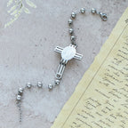 Bracelet de perles « Grâce » : Breloque Croix pour de doux rappels