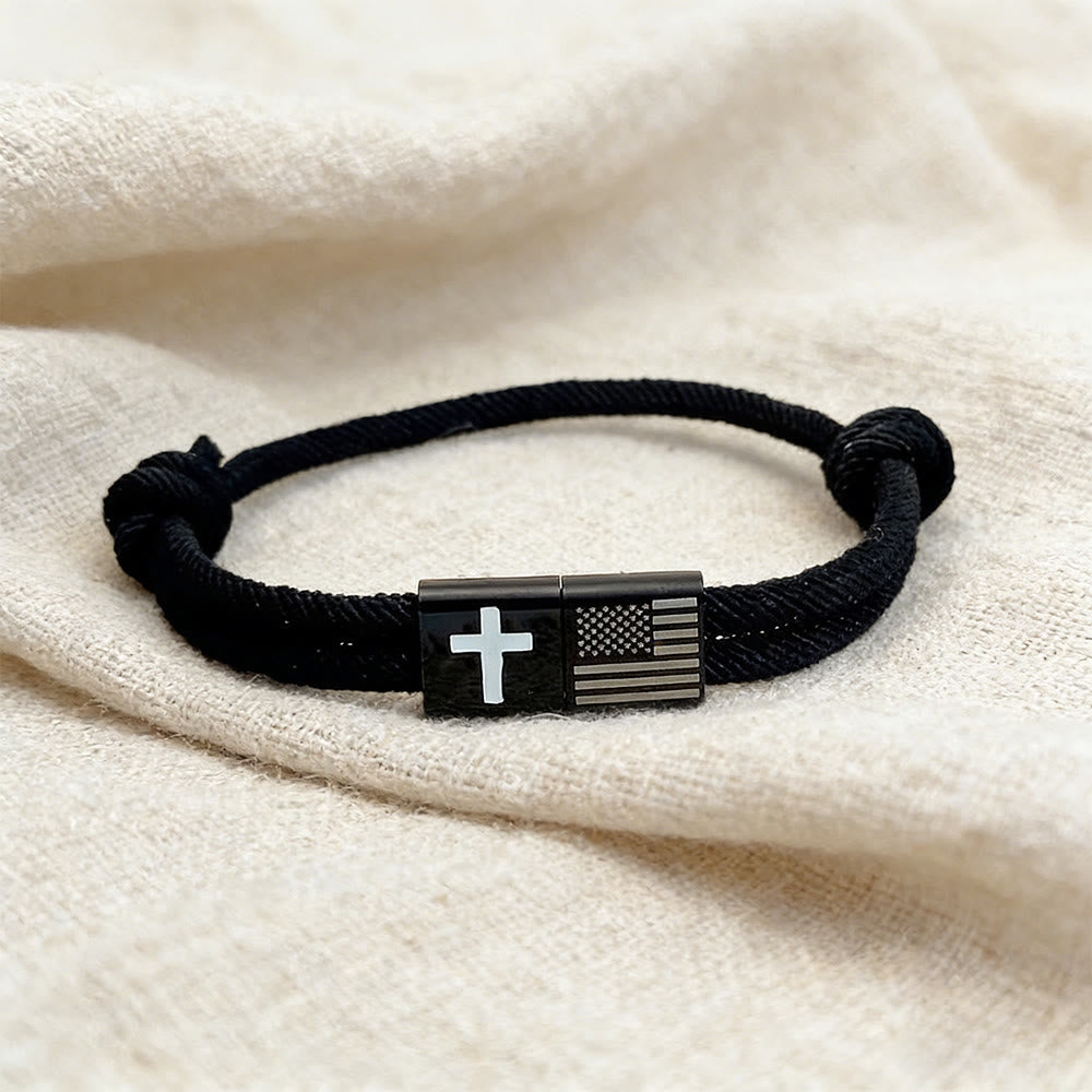 Bracelet Drapeau Américain et Croix avec Carte : Une Foi Concrète Riche de Sens