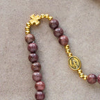 Pulsera de rosario de madera de perilla multicapa con cuentas terrosas y Nuestra Señora sagrada