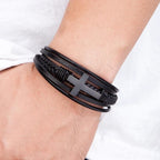 Bracelet en cuir tressé avec croix : une élégance intemporelle pour tous les jours