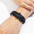 Bracelet en Cuir Croix Triple : Une Foi Personnalisée à Chaque Brin