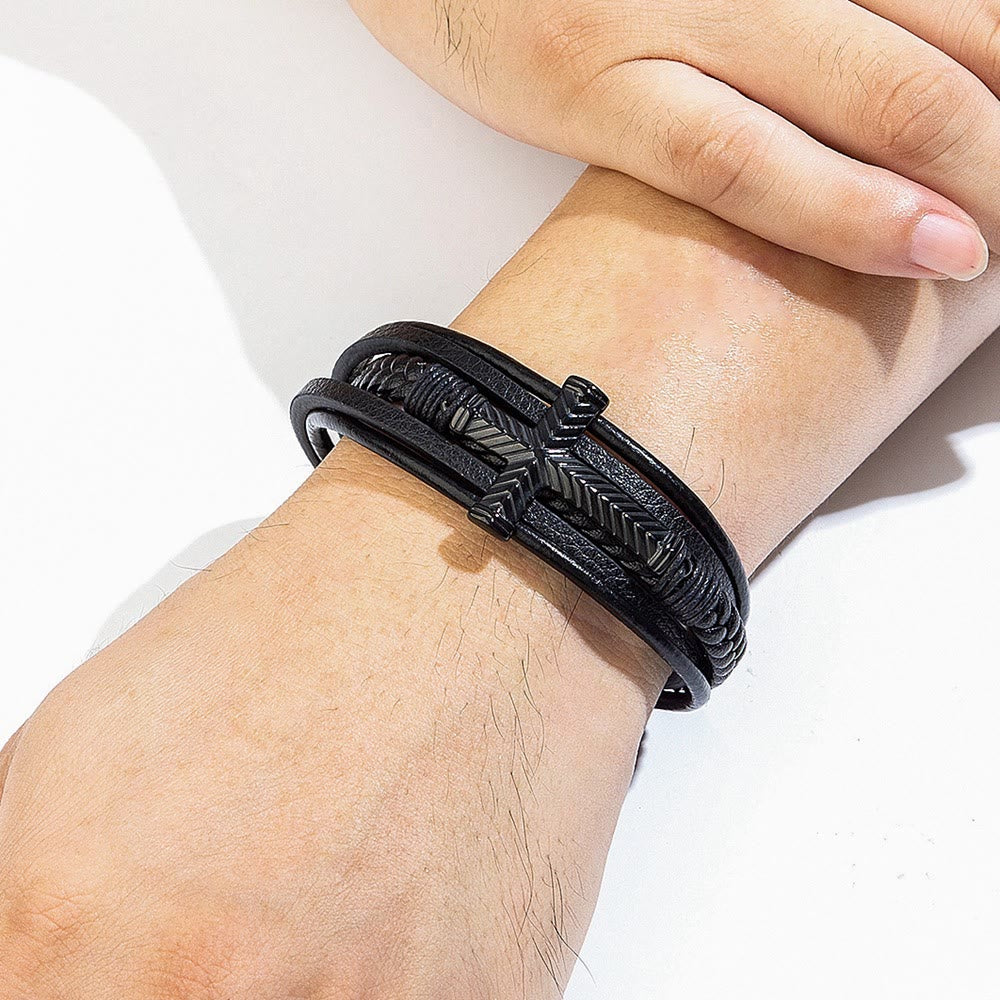 Bracelet en Cuir Croix Triple : Une Foi Personnalisée à Chaque Brin