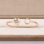 Bracelet 3 couleurs Foi contre Peur avec graine de moutarde : un rappel constant d'espoir