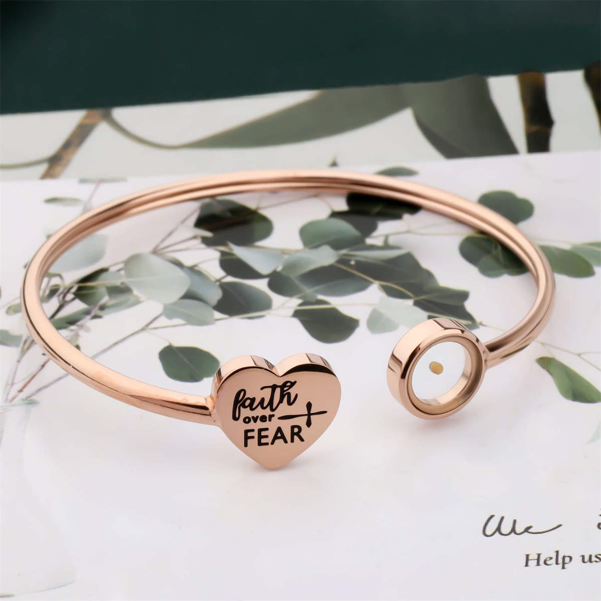 Bracelet 3 couleurs Foi contre Peur avec graine de moutarde : un rappel constant d'espoir