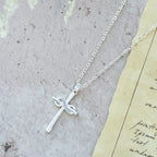 Collares Möbius Cross y Zircon: Comodidad Suave con Simbolismo Sagrado
