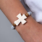 Pulsera cruzada texturizada multiestilo: devoción audaz para el uso diario