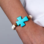 Pulsera cruzada texturizada multiestilo: devoción audaz para el uso diario