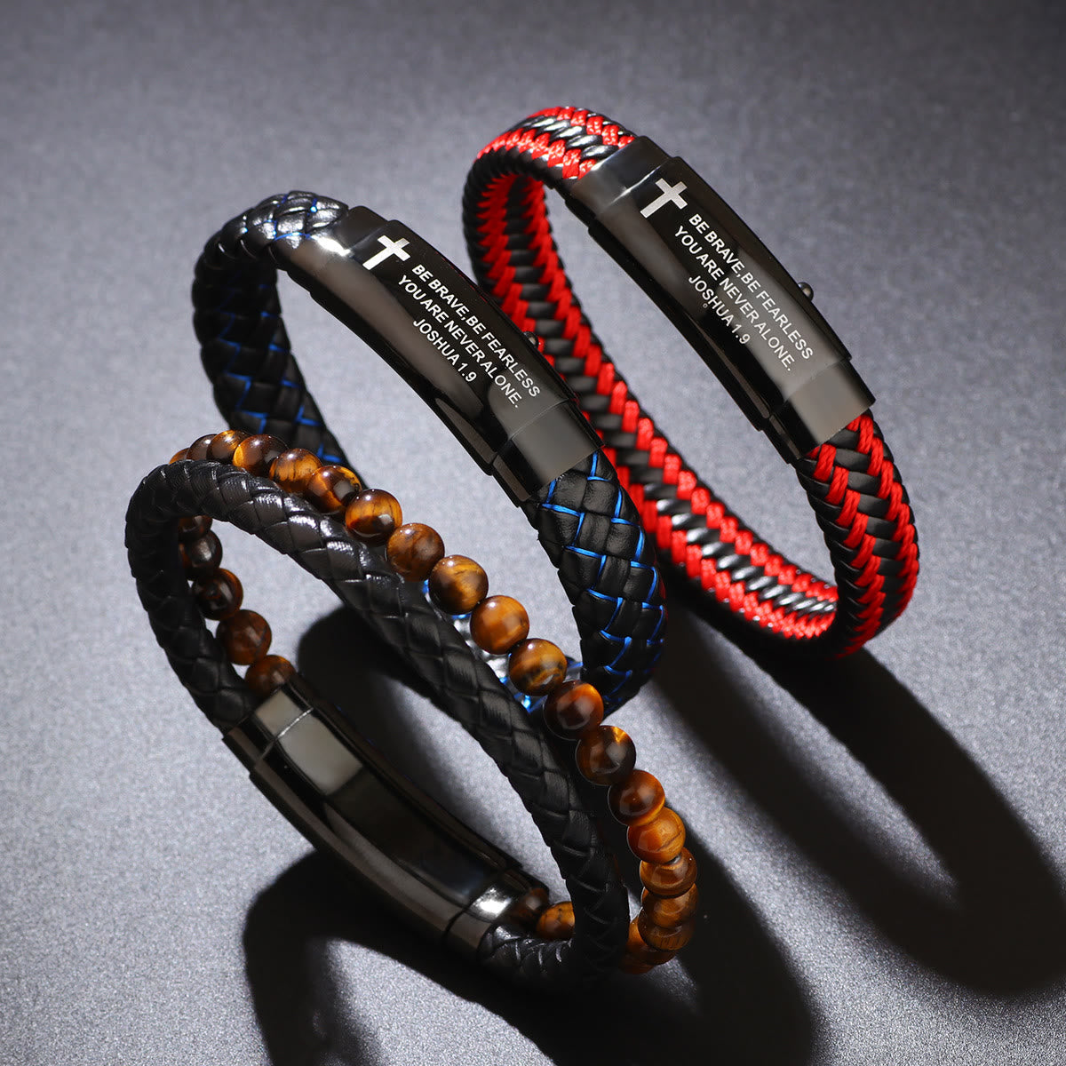 Bracelet en cuir tressé avec croix - Josué 1:9 : Courage audacieux au quotidien