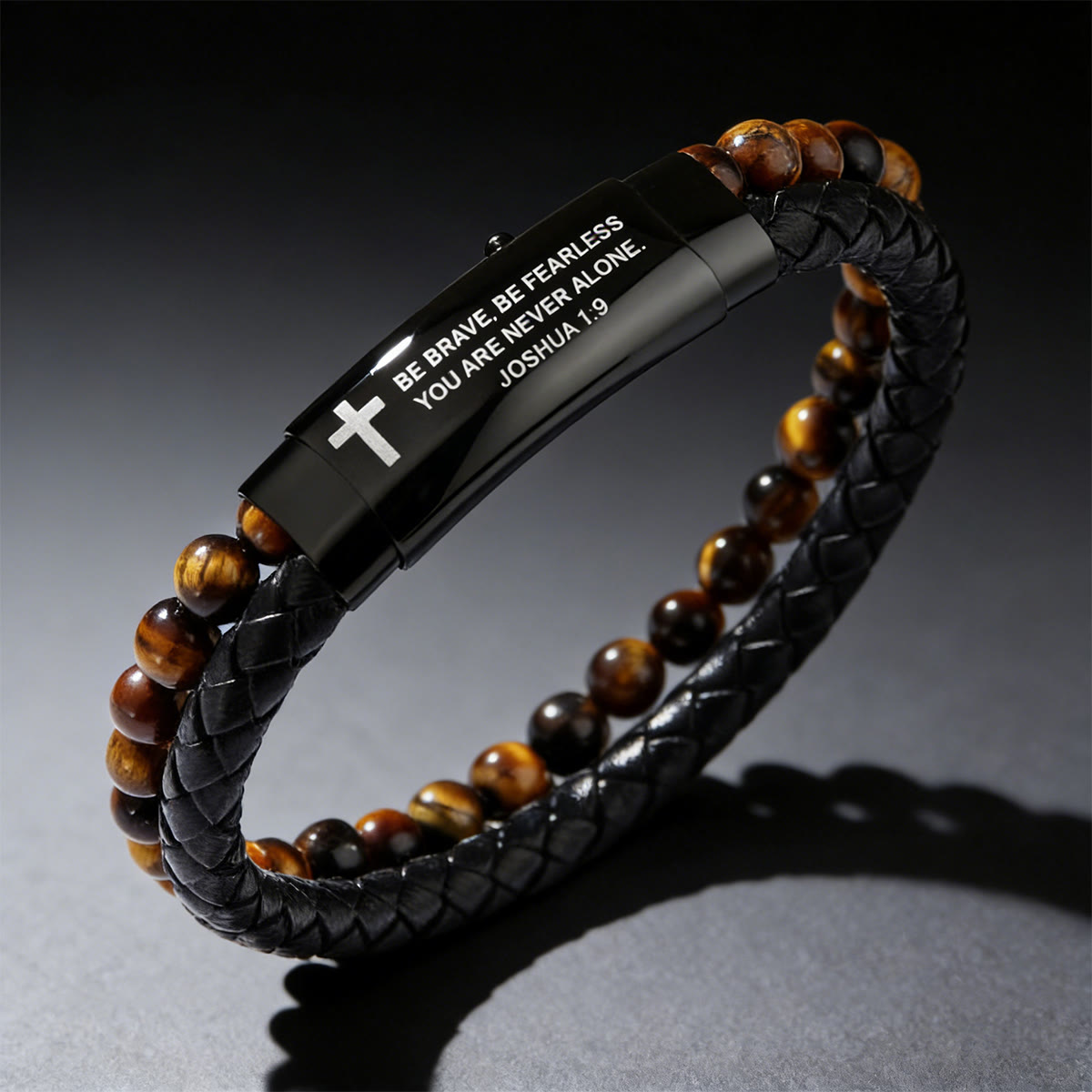 Bracelet en cuir tressé avec croix - Josué 1:9 : Courage audacieux au quotidien