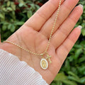 Collar de Doble Fe de la Virgen y la Cruz: Compañero Constante para la Creencia Diaria