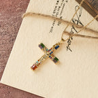 Collier en Acier Titane Rétro Bohème avec Croix et Zircons Colorés