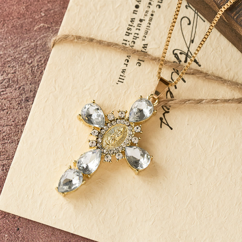 Collar con cruz de la Virgen María de diamantes