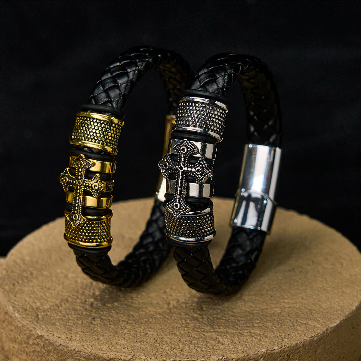 Pulsera clásica de cuero de la Santa Cruz de dos tonos con diseño trenzado