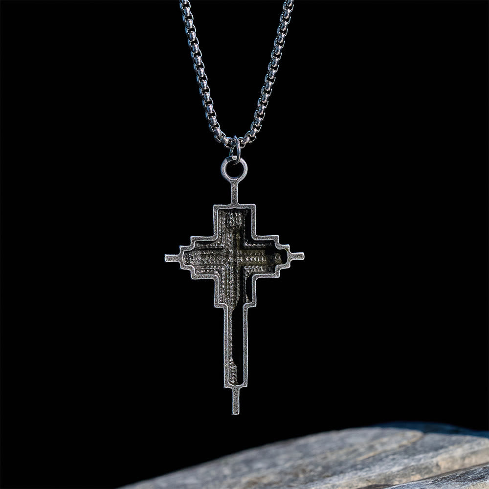 Collier croix en alliage structuré : Bijou de foi moderne à plusieurs niveaux
