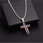 Collar Cruz de Metal con Motivo de Bandera Americana: Lleva la Fe y el Honor Cerca del Corazón