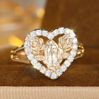 Anillo con Motivo de Nuestra Señora en Forma de Corazón y Detalles de Rosa: Lleva Su Cuidado en el Uso Diario